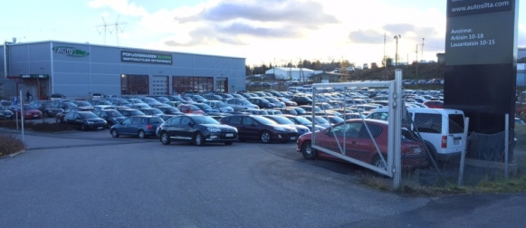 Espooseen avattu pohjoismaiden suurin vaihtoautojen myyntipiste