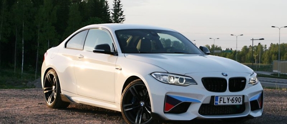 Koeajo BMW M2 – Perinteitä kunnioittaen