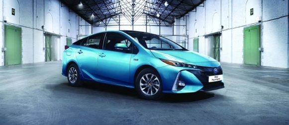 Edullisin lataushybridi: Uusi Toyota Prius Plug-in