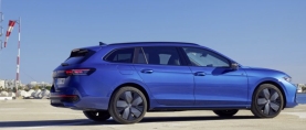 Uusi Volkswagen Passat Variant eHybrid hinta alkaen 49 987,69 euroa