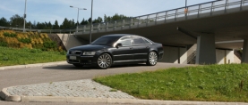 Koeajo käytetty Audi A8 – Vain kuljettaja puuttuu