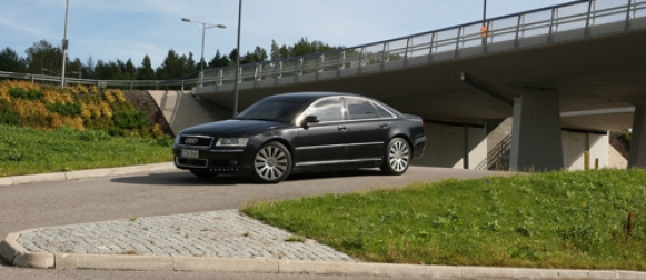 Koeajo käytetty Audi A8 – Vain kuljettaja puuttuu