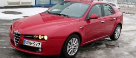 Koeajo käytetty Alfa Romeo 159 – Karumpi ja aidompi 159