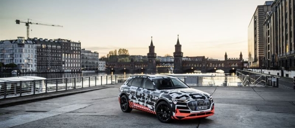 Audin ensimmäinen täyssähköauto – ennakkovaraus alkaa Suomessa