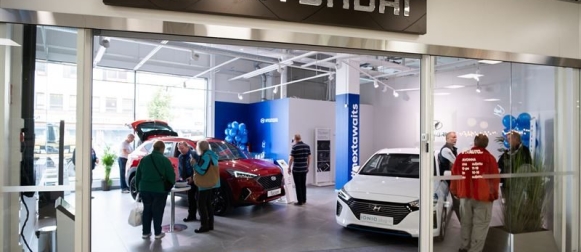 Hyundai avasi uudenlaisen showroomin Lohjalle