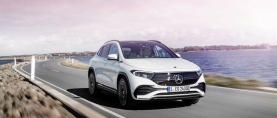 Mercedes-Benz kasvattaa mallistonsa sähköistämistä EQA:lla