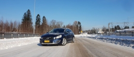 Koeajossa käytetty Volvo V60 – Vanha Volvo kelpaa Suomi-rokkarillekin