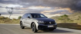 Uudistunut Volkswagen Touareg hinta alkaen 90 596,30 euroa