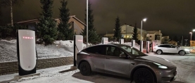 Tesla avasi Suomessa Poriin ensimmäisen V4 Supercharger -aseman