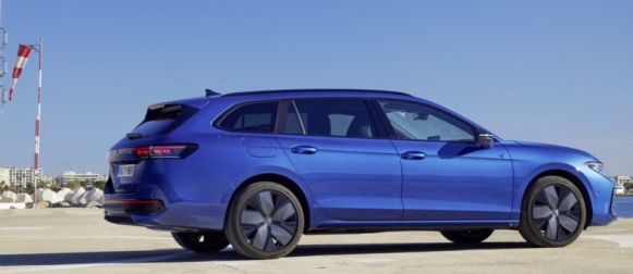 Uusi Volkswagen Passat Variant eHybrid hinta alkaen 49 987,69 euroa