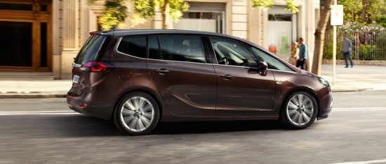 Opel_Zafira_Tourer_Exterior_View_992x425_zat14_e02_007_mrm
