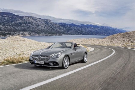 Uuden Mercedes-Benz SLC-malliston hinnat vahvistetaan alkuvuodesta. Ensimmäiset autot toimitetaan asiakkaille keväällä 2016. 