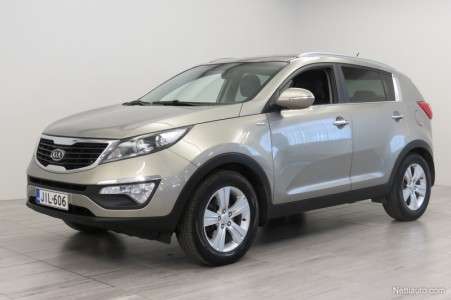 KIA Sportage on vaihtoautomarkkinoillakin nousussa. Tästä 171 000 kilometriä ajetusta vuosimallin 2011 2.0 AWD CRDi-R EX A/T:sta Käyttöauto Oy Jyväskylässä pyytää 19 990 euroa.