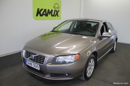 Volvo S80 2,5-litraisella bensaturbolla ja automaattivaihteilla tarjoaa huippumukavaa kyytiä pitkälle matkalle. Volvo S80:n imago lienee monelle kuitenkin liian ”pappamainen”. Kuvan 200-hevosvoimaisella ja vuosimallin 2007 Volvo S80 2,5 T Summum automaatilla oli ajettu vain 96 000 kilometriä. Seinäjoen Kamux pyysi siitä 18 900 euroa.