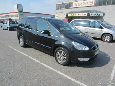 Fordin luksusluokan tila-auto on Galaxy, joka yllättäen viime vuonna lähes tuplasi myyntinsä 105 autoon, vuonna 2013 niitä ensirekisteröitiin Suomessa vain 57. Mutta niinpä se pitää hintansakin. Kuvan vuosimallin 2008 Galaxy 2.0 TDCi:stä Oy Coreland Ltd Lahdessa pyytää 14 400 euroa, vaikka mittarilukema on 242 500 kilometriä.