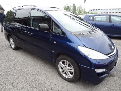 Toyotalla ei enää aikoihin ole ollut ainakaan Suomen mallistossa isoa tila-autoa. Takavuosina sellainen oli Toyota Previa. Yllättävän kovia pyyntejä niistä esitetään edelleen. Kuvan auto vuosimallia 2004 oli elokuun alussa tuorein Nettiauto.comista löytynyt Previa. Autosilta Espoossa pyytää tästä 2.4 VVT-i –bensamoottorisesta ja 208 000 kilometriä ajetusta Previasta 11 599 euroa.