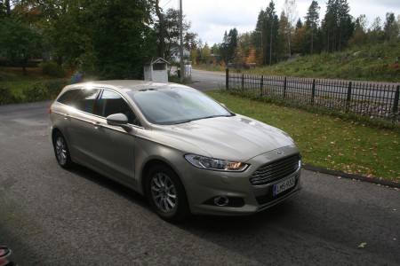 Se on jo aiemmin tullut todettua, että ”Aston Martin” –keula saa uuden Mondeon näyttämään jo premiumautolta.