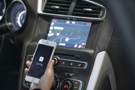 CarPlay-yhteensopivuus on saatavissa lisävarusteena.