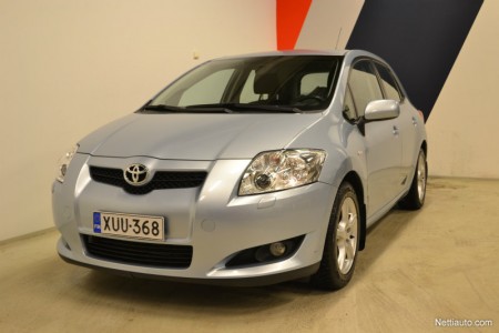 Tämä 5-ovinen Toyota Auris 1,33 Dual VVT-i Stop & Start –toiminnolla ja Sol-varustetasolla vuosimallia 2010 on varmasti luotettava ja samalla ehkä vähän tylsä valinta. Mittarilukema on vain 62 000 km ja Veljekset Laakkonen myy sitä Porvoossa 12 900 eurolla.