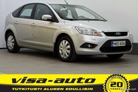 Ford Focus ei ole niin hitti kuin Volkswagen Golf, mutta suhteellisen helppo myytävä on sekin. Viistoperä vetoaa siinäkin nuorempaan väkeen. Kuvan 5-ovinen Ford Focus 1,6 100 Trend Design vuosimallia 2010 oli myynnissä Raision Visa-Autossa 11 990 eurolla. Mittarilukema oli vain 57 000 km.