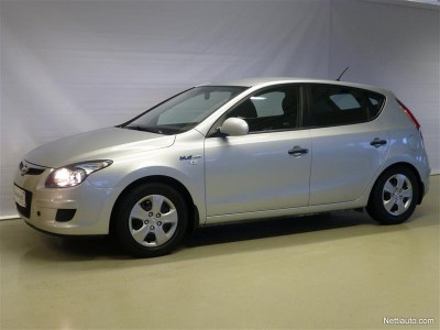  Auto-Ilves Hyvinkäällä myi vain 57 000 kilometriä ajettua, vuosimallin 2010 Hyundai i30 5d 1,4 CVVT 5MT ISG Classicia 10 900 eurolla. 