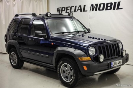 Jeep Cherokee 3,7 A4 Renegade vuosimallia 2006 saa mahdollisesti odottaa Tammisaaren Special Mobilissa uutta omistajaa pitkäänkin, vaikka mittarilukema onkin kohtuulliset 146 000 kilometriä ja näyttävästä jenkkiautosta pyydetään 14 900 €. Peruspihin arkiautoilijan 3,7-litrainen bensamoottori tietysti karkottaa. Mutta jenkkiautoilla on oma vannoutunut ostajakuntansa, joten voi olla, että se yksi ja ainoa löytyy helpostikin.