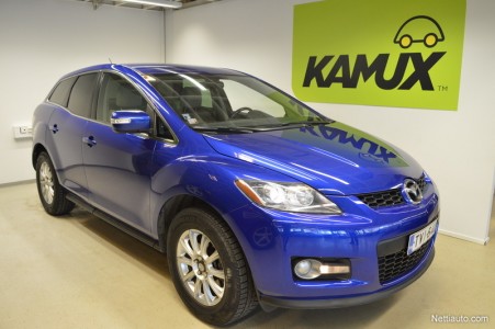 Mazda CX-7 2,3 DISI Turbo Elegance M6 4WD on ihan näyttävä peli, eikä 126 000 kilometrin matkamittarilukemakaan tunnu japanilaismerkille pahalta. Vuosimalli on kuitenkin niinkin iäkäs kuin 2007. Kuvan auto lähtee Kotkan Kamuxista 14 900 eurolla.