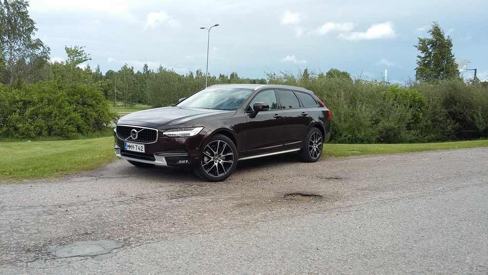 Koeajossa käytetty Volvo V90 vm 2017