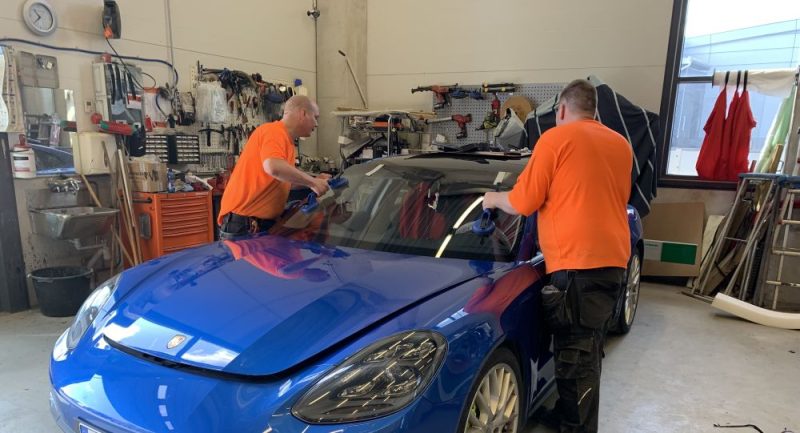 Lasi-Kalle Oy on tarjonut lasipalveluja jo vuodesta 1947