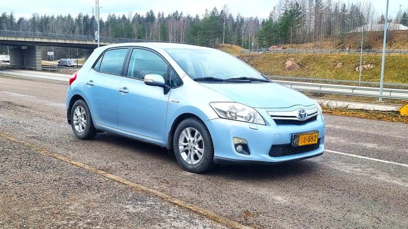 Toyota Auris on edelleen varttuneiden suosikki